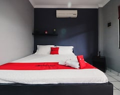 Hotel RedDoorz Plus near RS Fatmawati 2 (Jakarta, Indonesien)