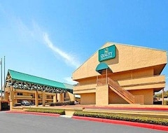 Khách sạn Rodeway Inn & Suites Fiesta Park (San Antonio, Hoa Kỳ)