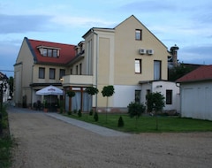 Hotel Patonai (Fertöd, Hungary)