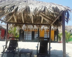 Hotel Hoja de Palma Bungalows (Canoas de Punta Sal, Perú)