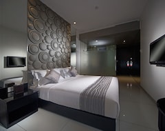 Khách sạn FM7 Resort Hotel (Tangerang, Indonesia)