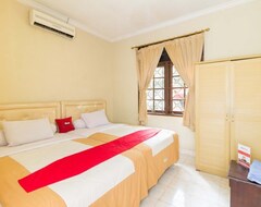 Hotelli Reddoorz Resort @ Cimahpar Bogor (Bogor, Indonesia)
