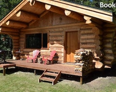 Toàn bộ căn nhà/căn hộ Rocky Mountain Escape Self Catering Log Cabins (Rock Lake, Canada)