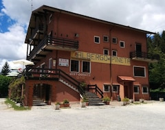 Otel Albergo Ristorante Pineta (Collio, İtalya)