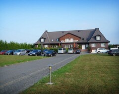 Khách sạn Rezydencja Legrams (Darlowo, Ba Lan)