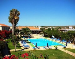 فندق مون ريبوس ديزاين هوتل (أيا نابا, قبرص)