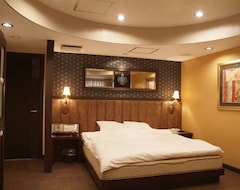 Khách sạn Hotel Mint Adult Only (Ikeda, Nhật Bản)