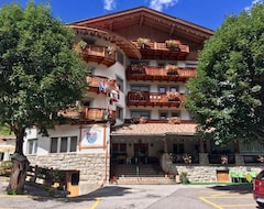 Khách sạn Hotel Europa (Pozza di Fassa, Ý)