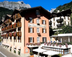 Khách sạn Hotel Stella Alpina (Molveno, Ý)