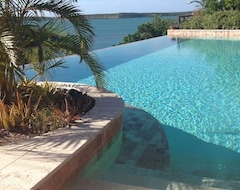 Cijela kuća/apartman The Long House - Luxurious Ocean Front Villa With Stunning Views (Willikies, Antigva i Barbuda)