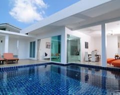 Khách sạn Hotel Grand Bleu Ocean View Pool Suite (Kamala Beach, Thái Lan)