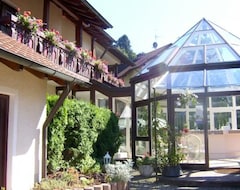 Khách sạn Hotel Rebekka Mit Haus Am Bruhl (Badenweiler, Đức)