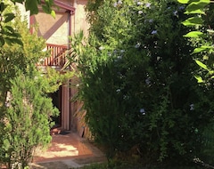 Koko talo/asunto Lovely House With Pool, Tennis Court And Walking Distance From A Beautiful Beach! (Toulon, Ranska)