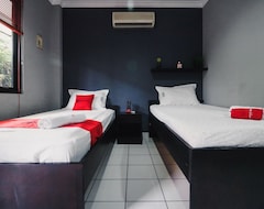 Hotel RedDoorz Plus near RS Fatmawati 2 (Jakarta, Indonesia)