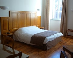 For Your Stays, Prefer The Rooms Of The Charles Sander Hotel (Salins-les-Bains, Francia)
