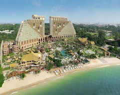 Centara Grand Mirage Beach Resort Pattaya (Pattaya, Thái Lan)