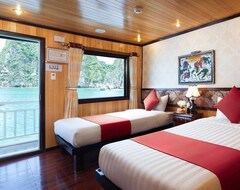 Hotel Halong Legacy Legend Cruise (Hong Gai, Vietnam)