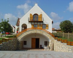 Khách sạn Figula Vendégház (Balatonfüred, Hungary)