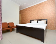 Hotelli SPOT ON 36686 Hotel Om Shanti Palace (Chandigarh, Intia)