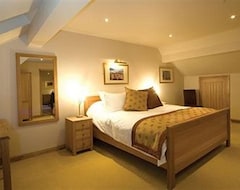 Hotel Three Acres Inn (Huddersfield, United Kingdom)