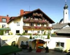 Hotel Attergauhof (St Georgen im Attergau, Austria)