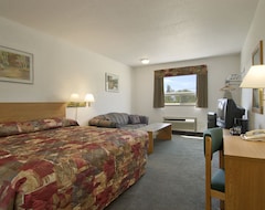 Hotel Super 8 by Wyndham Kenora (Kenora, Canada)