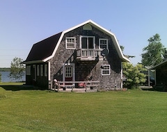 Khách sạn PEI Cottages (Montague, Canada)