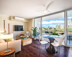 Aparthotel Central Waikiki! 2 Bdr/1 Bath, Large Lanai, Close 2 Beach! Washlet! Sleeps 6! (Honolulu, Sjedinjene Američke Države)