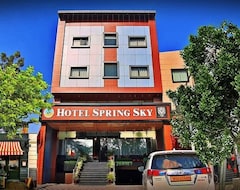 Spring Sky Mughalsarai By Shrigo Hotels (Mughalsarai, India)
