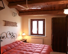 Casa rural Room Apartment Boar in Country House in Urbino. Breath-taking view! (Urbino, Italija)