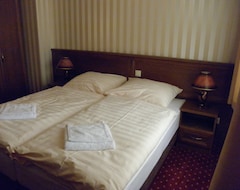 Khách sạn Hotel Pałac Lucja (Gogolin, Ba Lan)