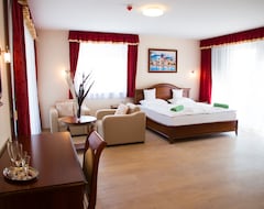 Luxury Spa Conference Hotel (Siófok, Hungary)
