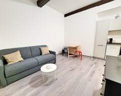 Hotelli 21m² With Wifi In The Center And Near The Beach (Bandol, Ranska)