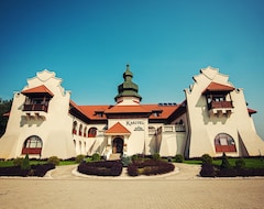 Khách sạn Hotel Kasztel (Rzezawa, Ba Lan)