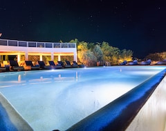 180 South Seaside Hotel (Plepi, Greece)