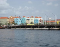 Khách sạn Howard Johnson Plaza Hotel & Casino (Willemstad, Curacao)