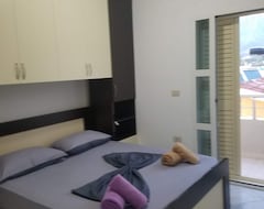 Apart Otel Apartments Rezidenca Sinani (Orikum, Arnavutluk)