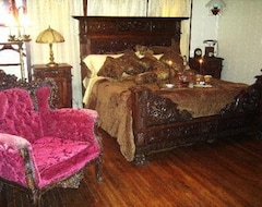 Bed & Breakfast Alla's Historical Bed and Breakfast, Spa and Cabana (Dankanvil, Sjedinjene Američke Države)