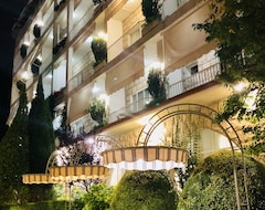 Khách sạn Merry Land Hotel (Bikfaya, Lebanon)