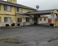 Khách sạn Holiday Inn Express (Cameron, Hoa Kỳ)