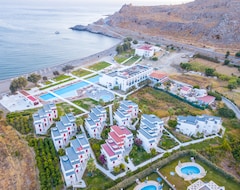 Khách sạn Hotel Kamari Beach (Potos, Hy Lạp)