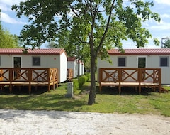 Otel Badacsony Camping (Badacsonytomaj, Macaristan)