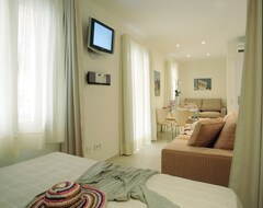 Hotel Classbedroom Apartments I (Barcelona, Spain)