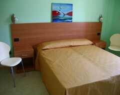 Apart Otel Medimare Residence Club (Patti, İtalya)