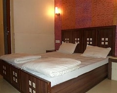 Hotel Royal Plaza (Ahmedabad, India)