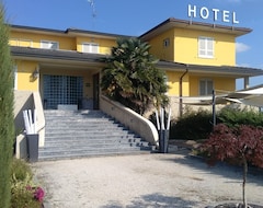 Khách sạn La Quercia (San Giovanni in Croce, Ý)