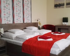Bed & Breakfast Hotel Fitromax Ajka (Ajka, Hungary)