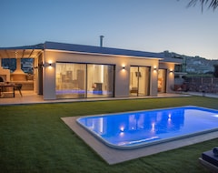 Tüm Ev/Apart Daire Villa manefic with private heated pool (Agia Pelagia, Yunanistan)