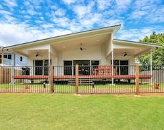 Entire House / Apartment Kingfisher House -on The Beach- Toogoom, Qld (Taroom, Australia)