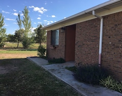 Entire House / Apartment Unique Pet Friendly Studio Apartment And Room For Rv Parking And Horses (Los Lunas, USA)